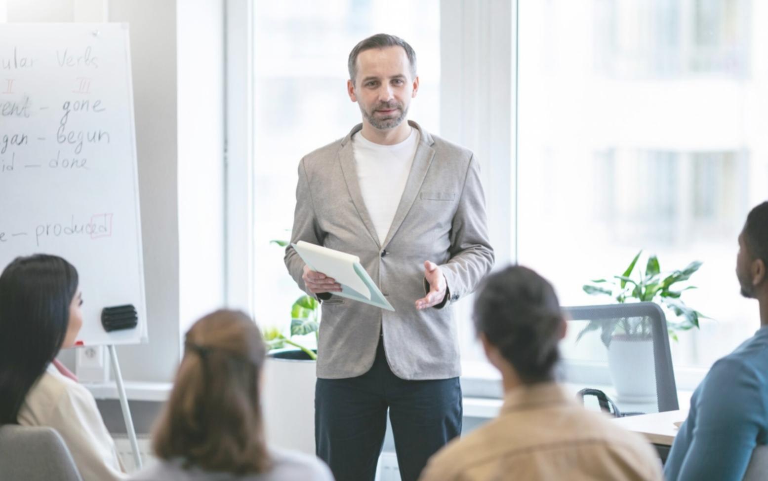 Detailed chart analysis demonstrating trend continuation patterns